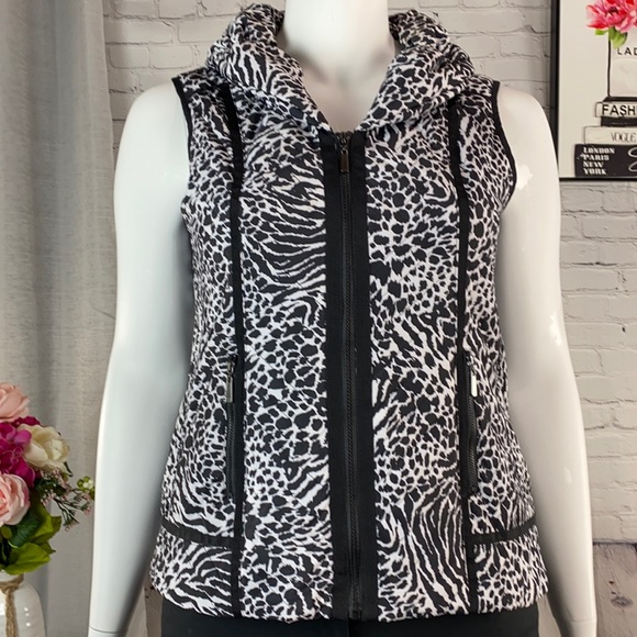 Laura Ashley Jackets & Blazers - NWOT: LAURA ASHLEY Black/White Vest Size: Large